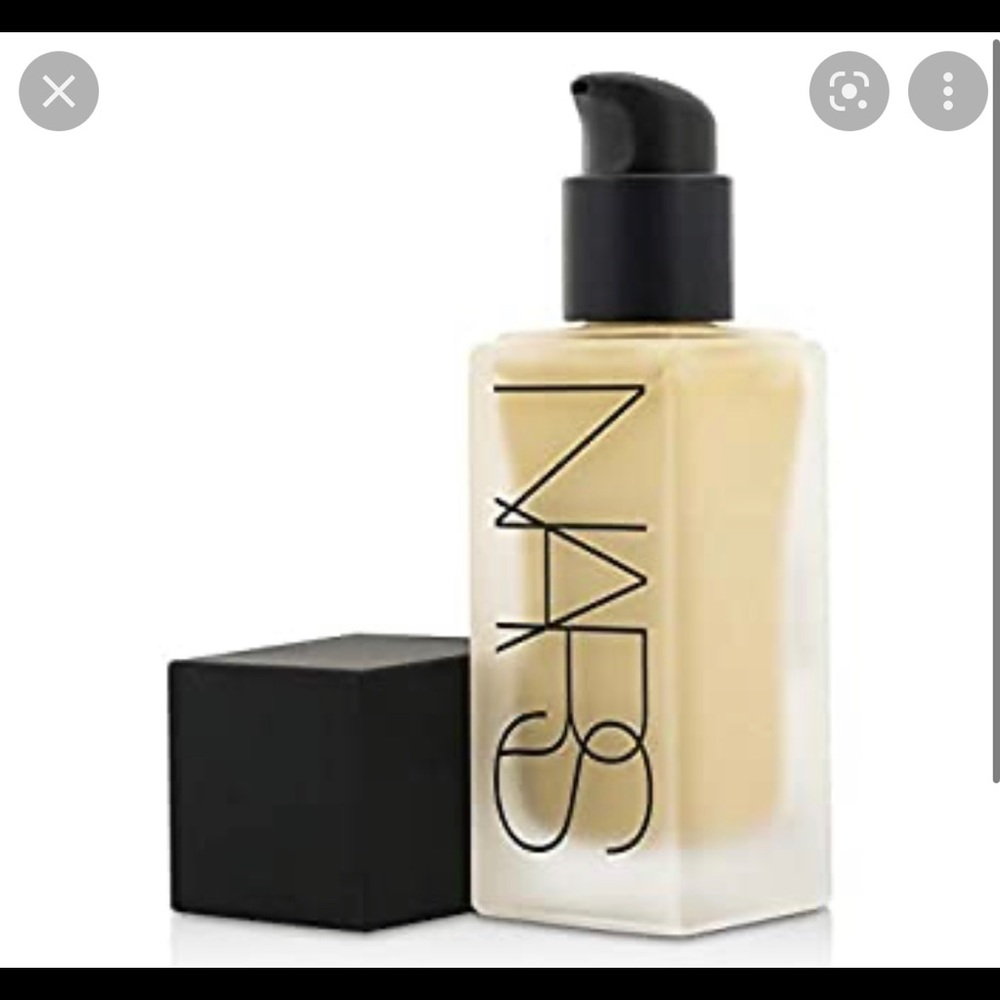 Light 3 GOBI - NARS Sheer Glow Foundation - Picture 5 of 8